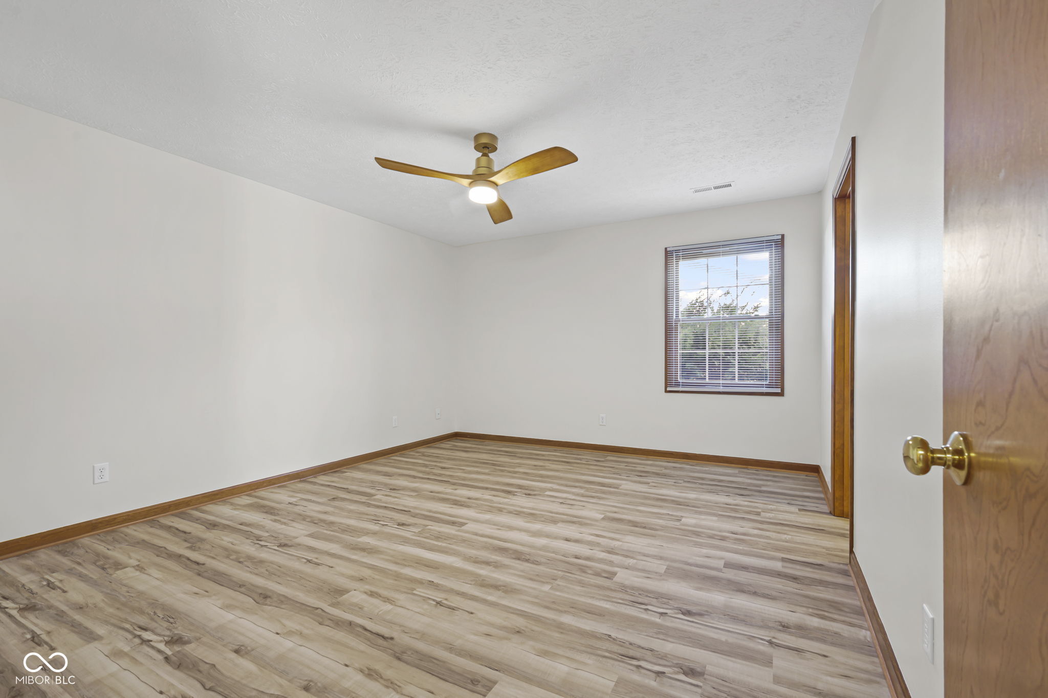 201 Longcastle Drive Unit: APT 1