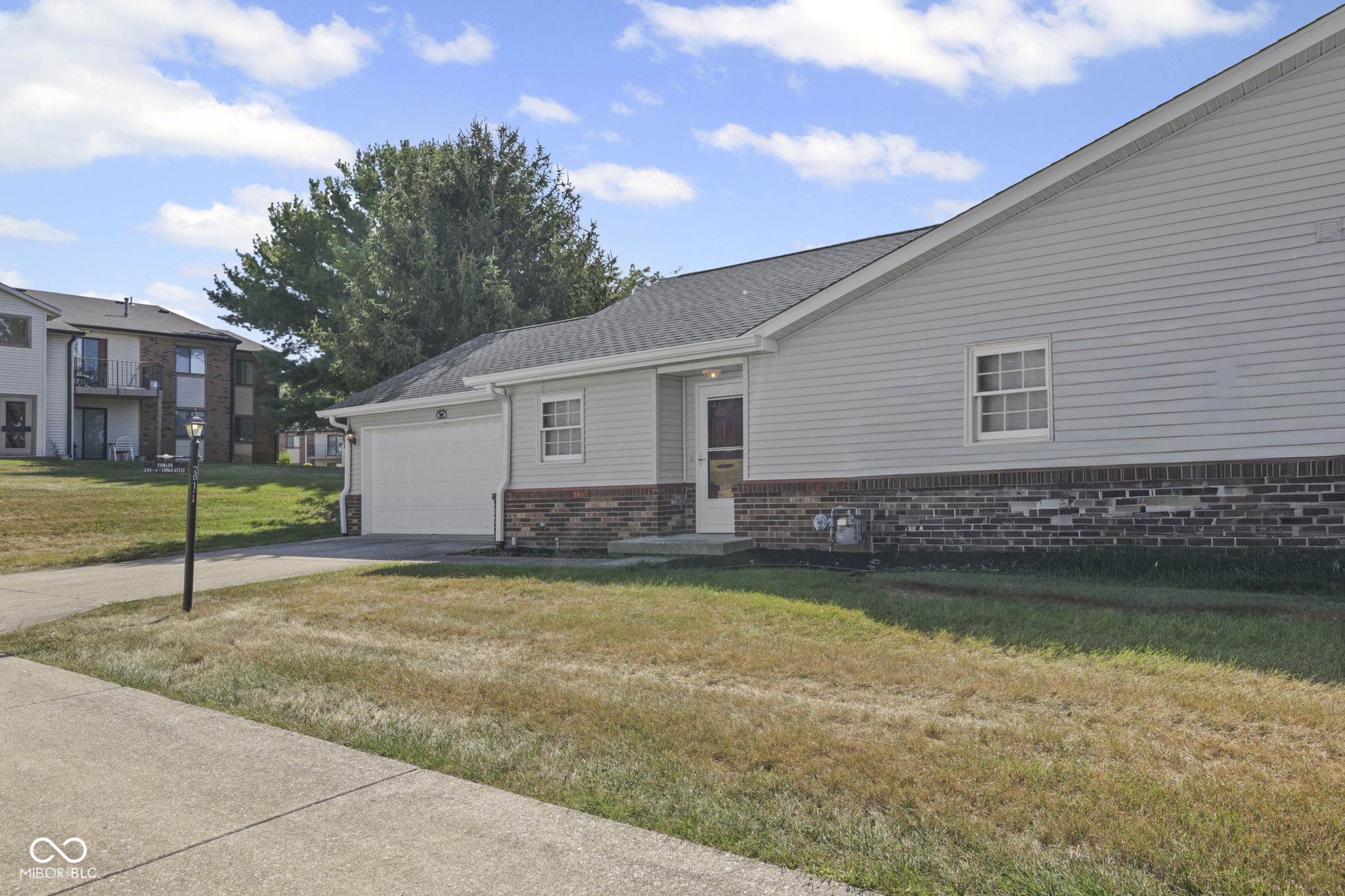 201 Longcastle Drive Unit: APT 1