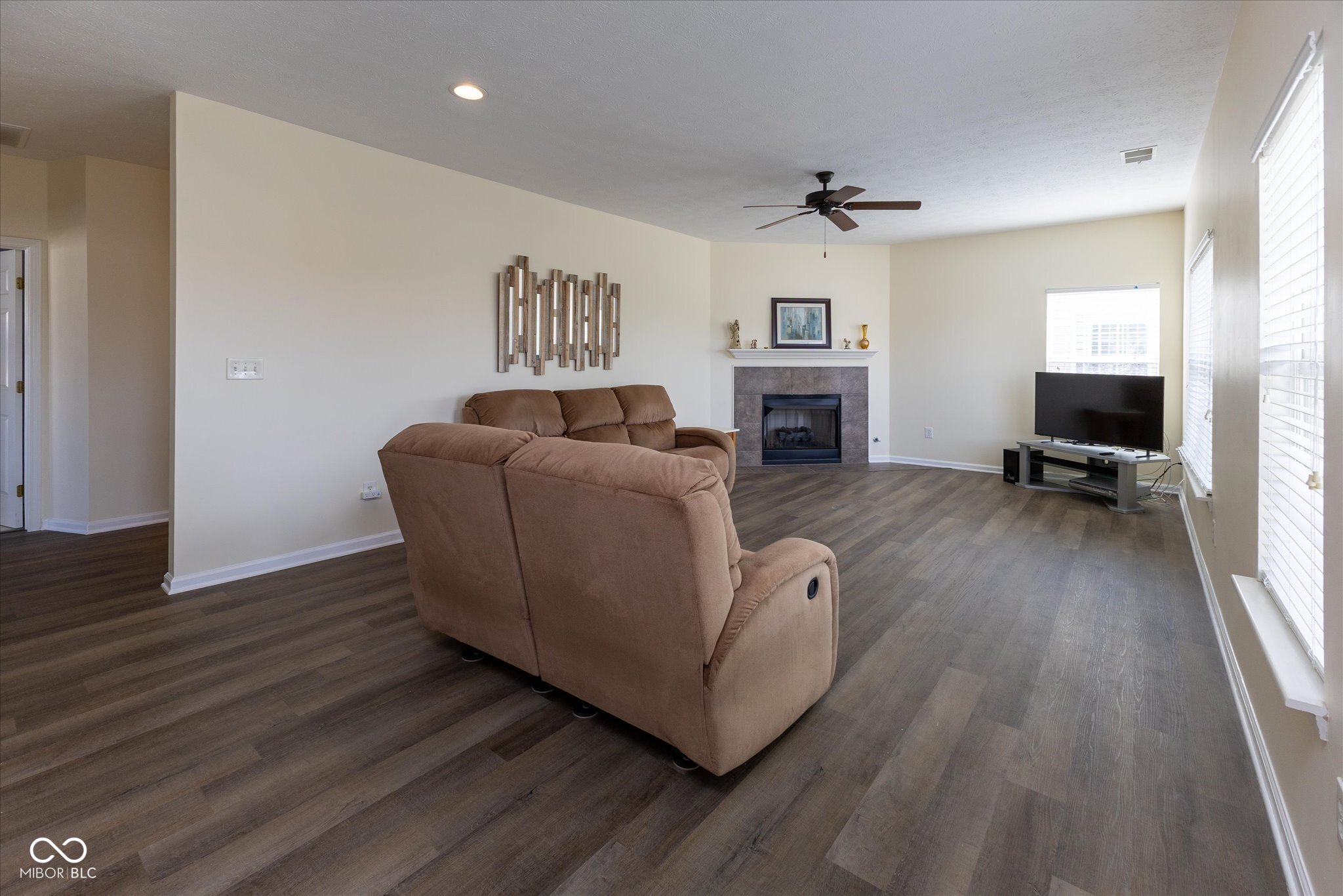 4227 Washington Boulevard