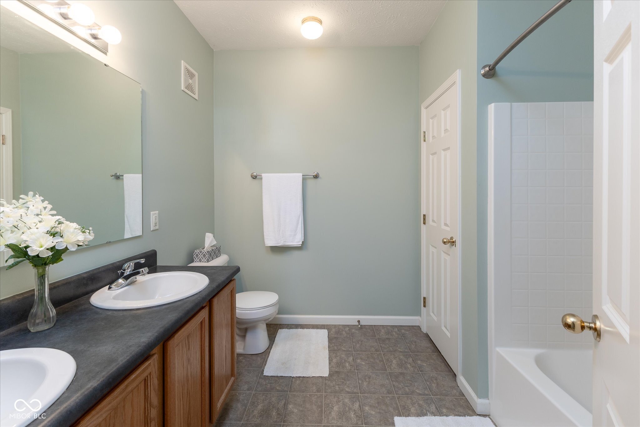 4227 Washington Boulevard