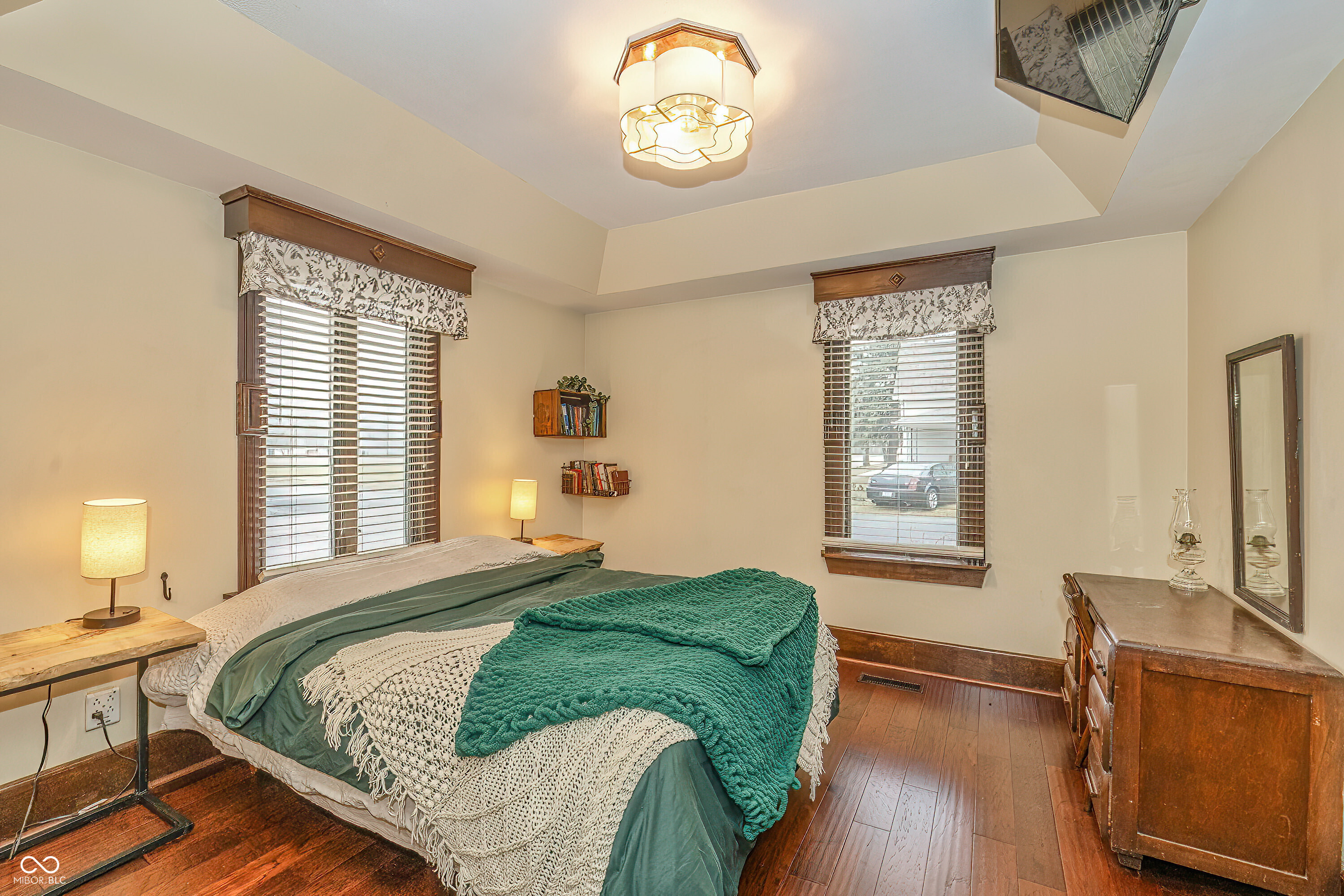 614 W Chicago Street