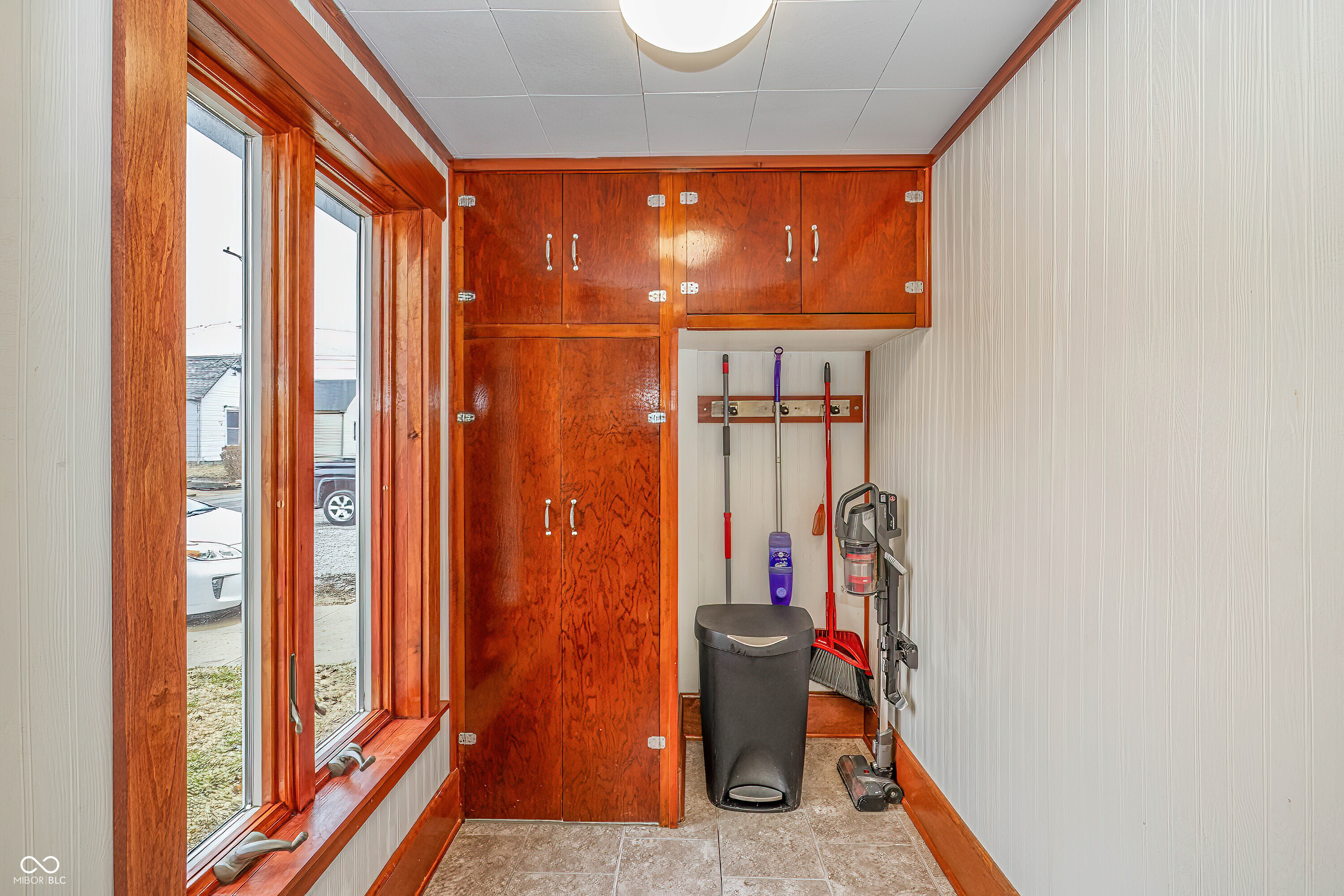 614 W Chicago Street