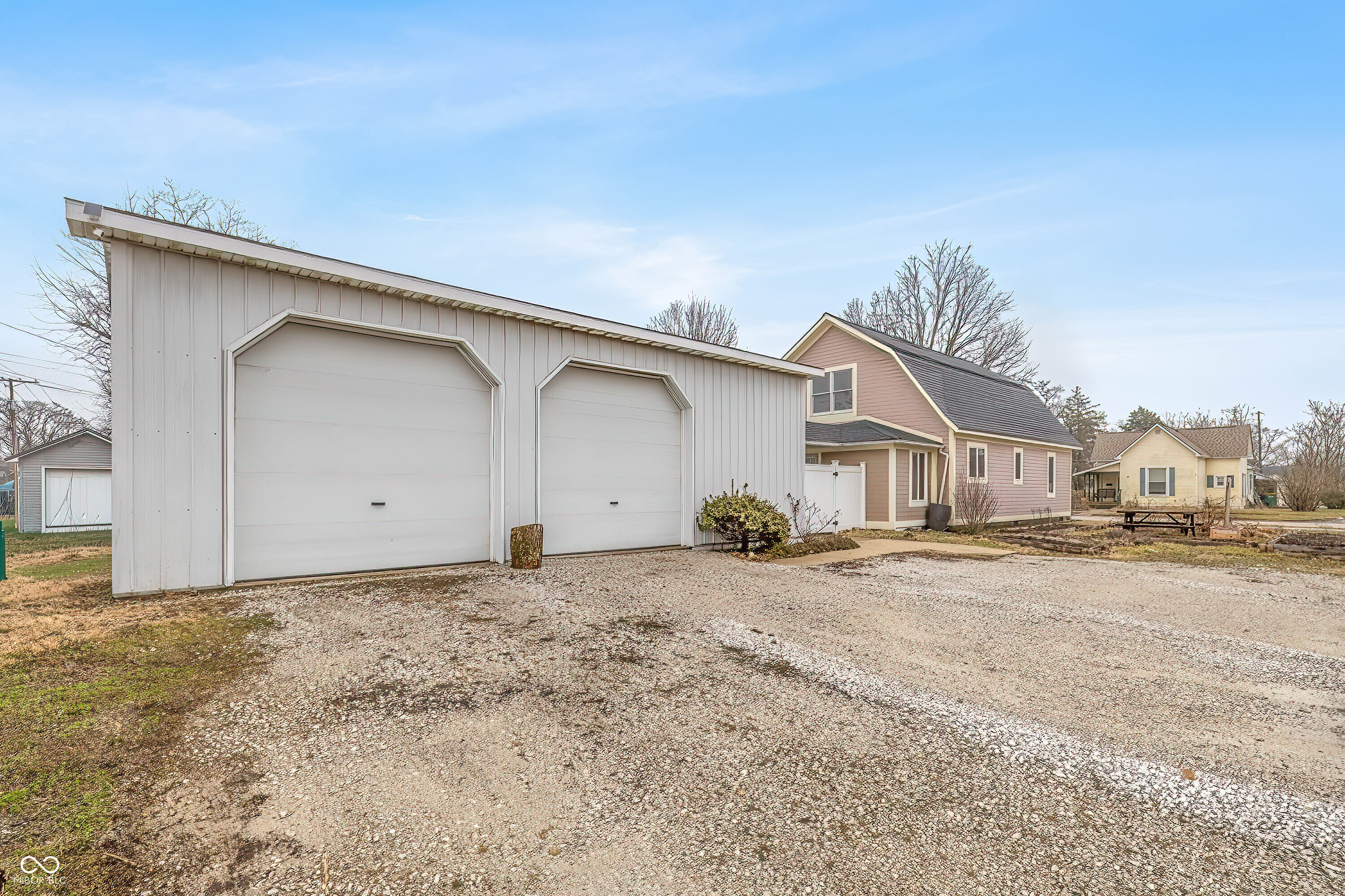 614 W Chicago Street