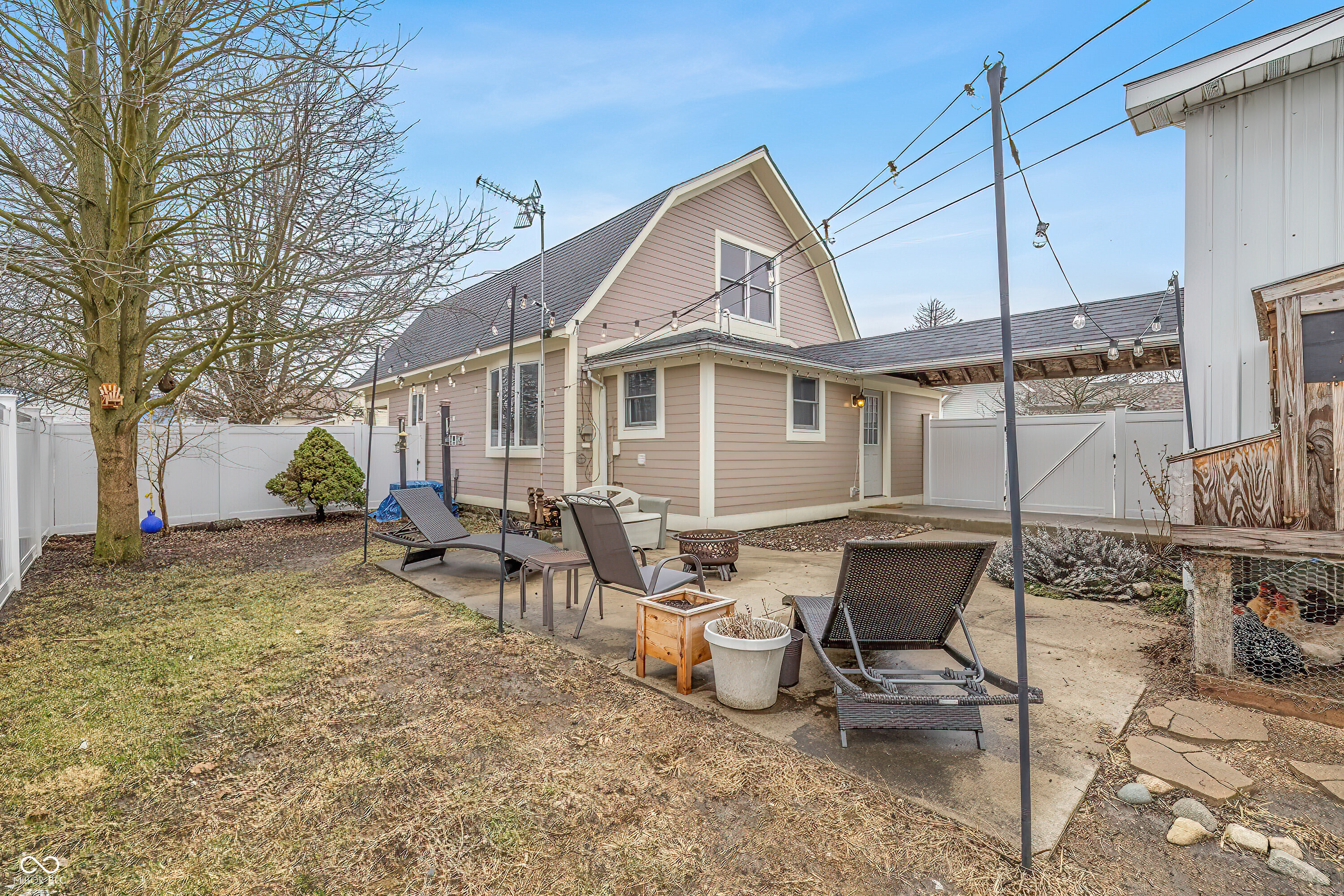 614 W Chicago Street