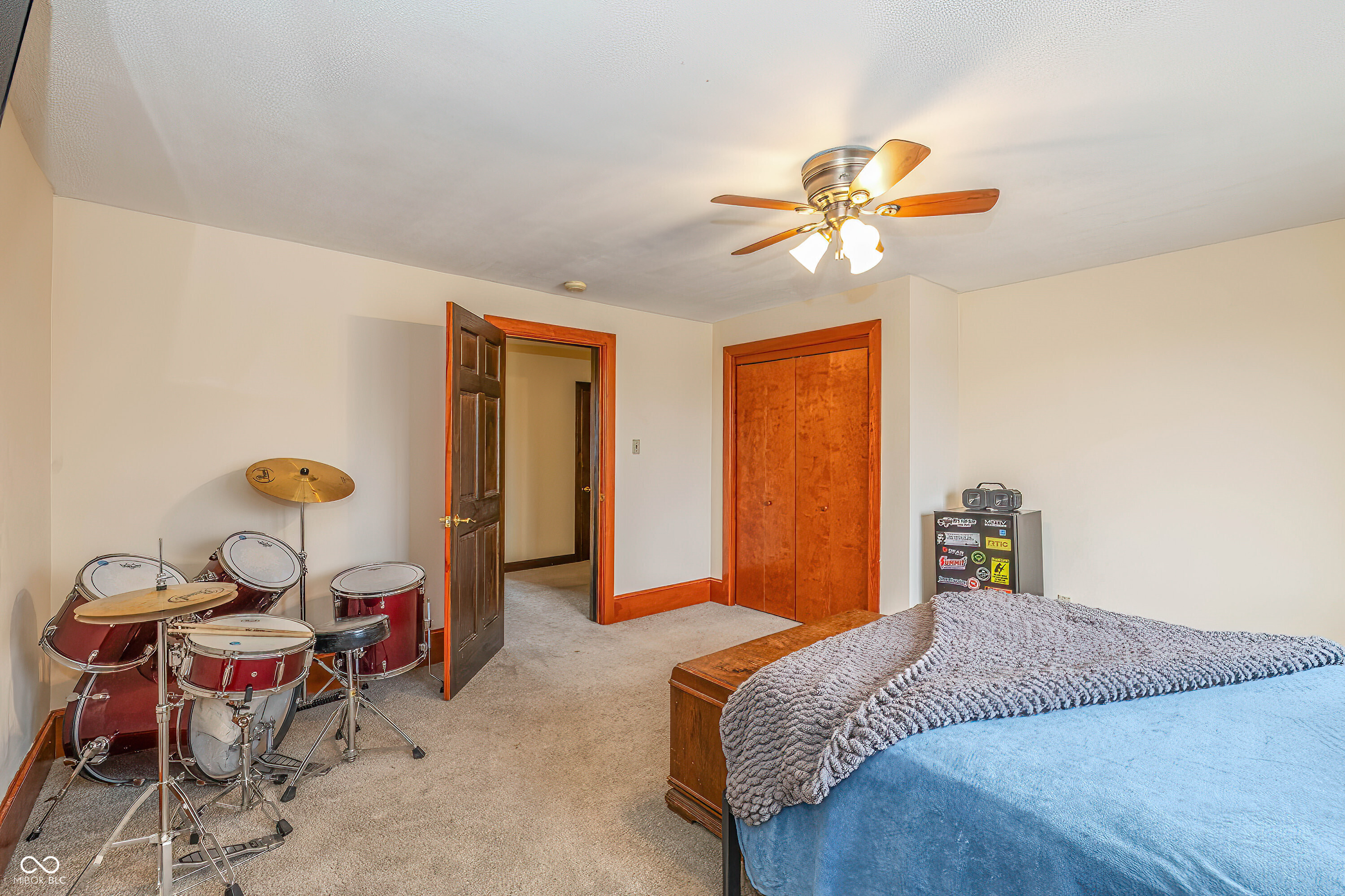 614 W Chicago Street