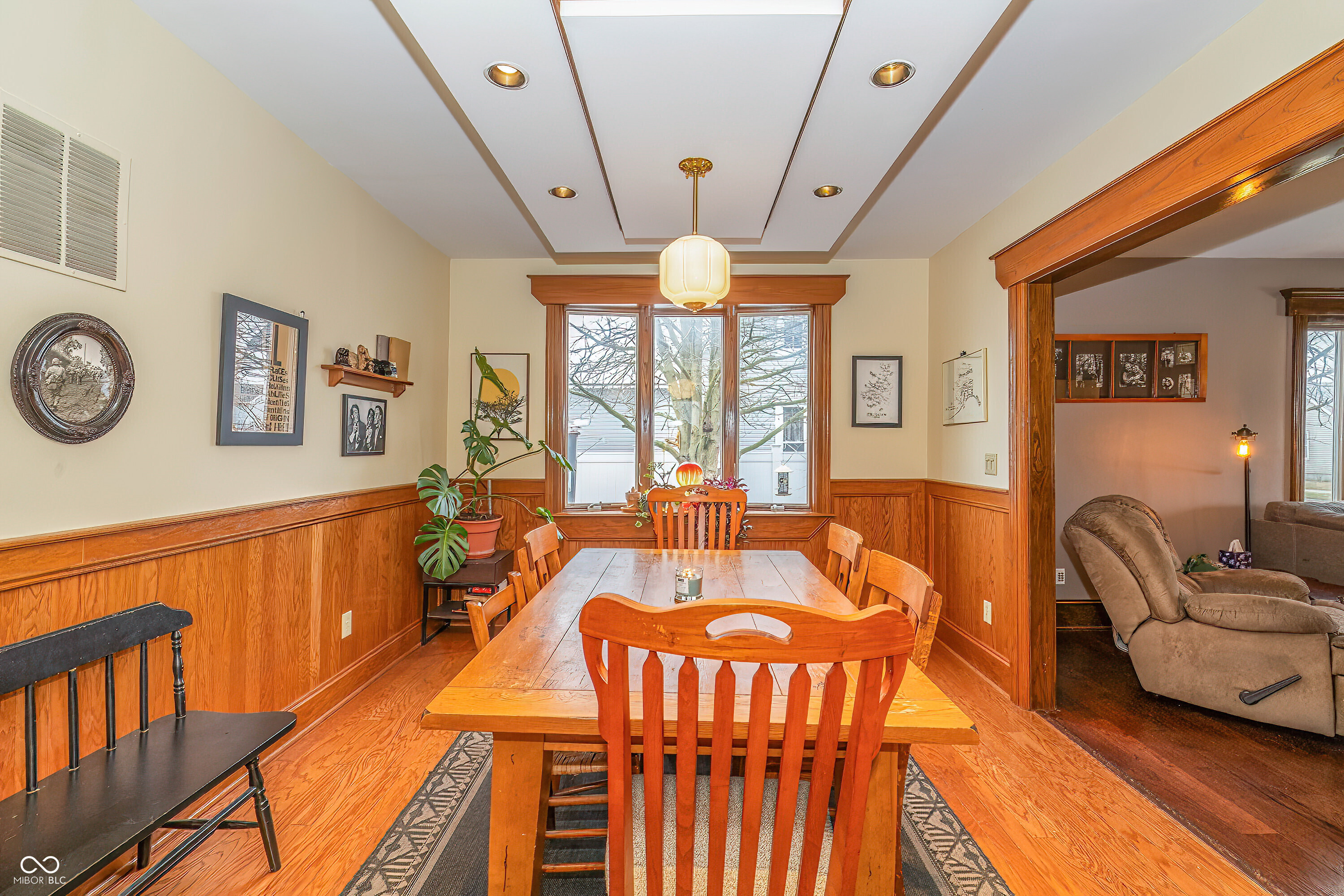 614 W Chicago Street