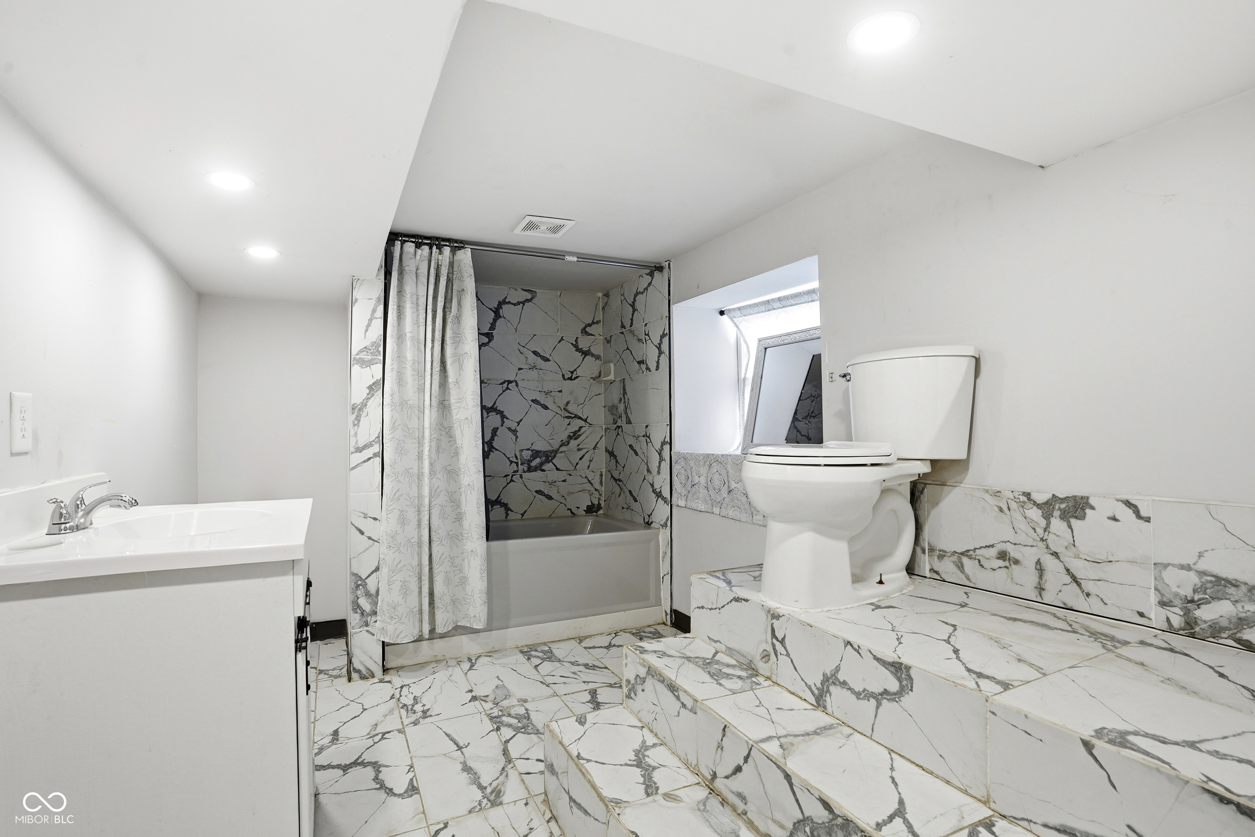 6039 Kentucky Avenue