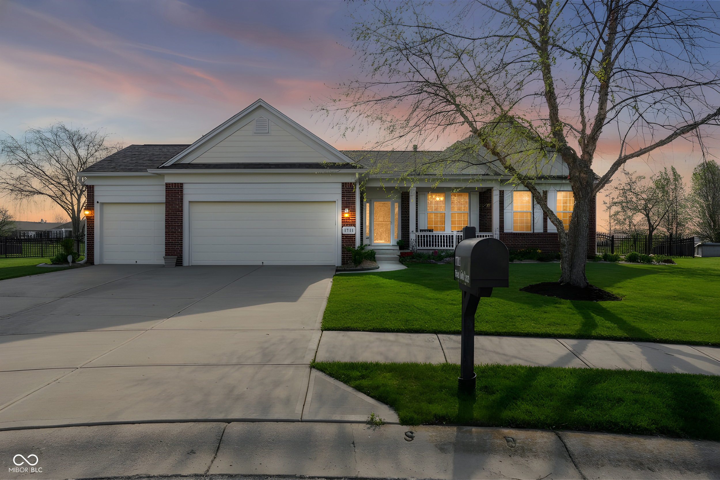 1711 Harris Hawk Court