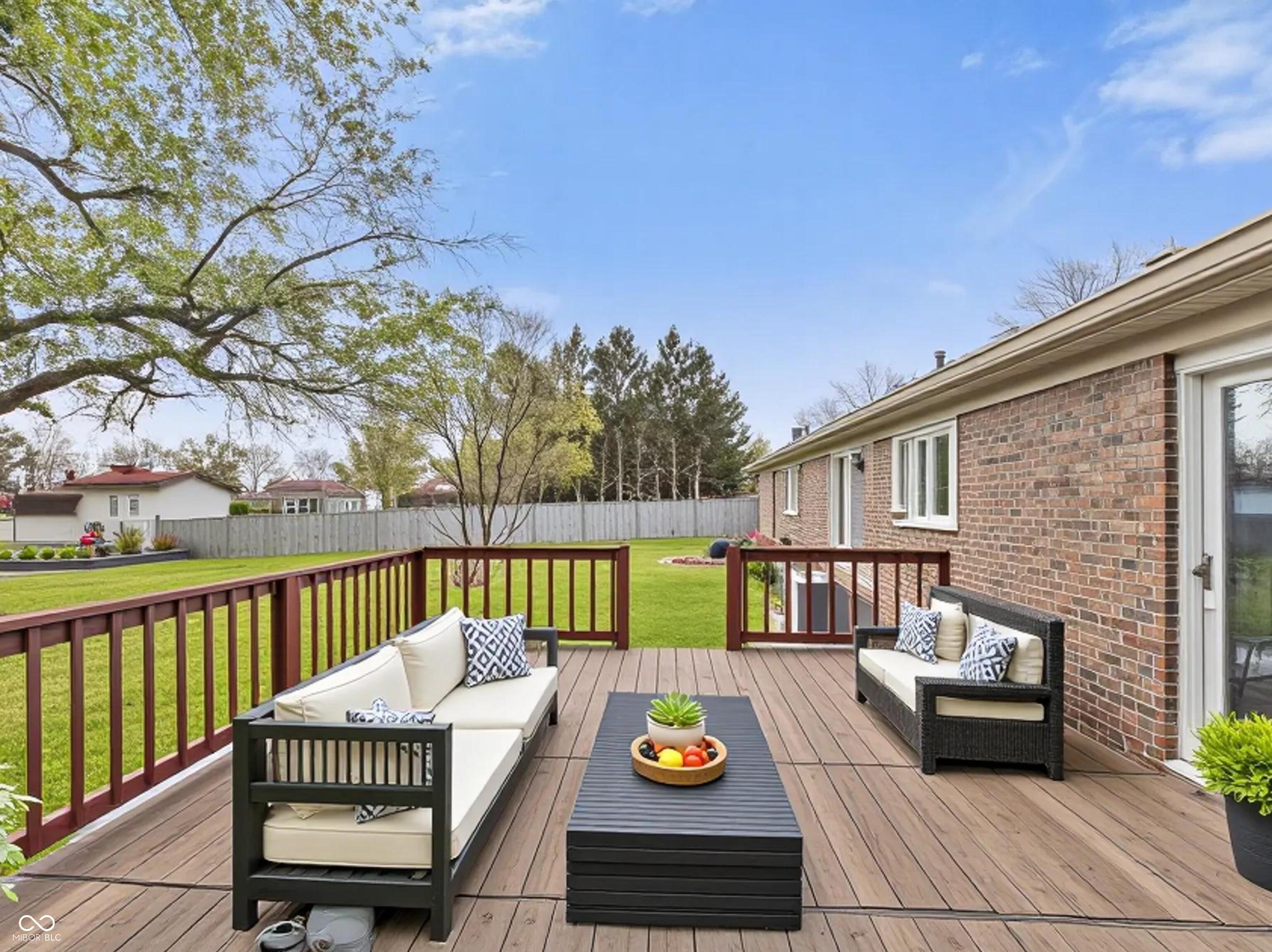 229 Rainbow Boulevard