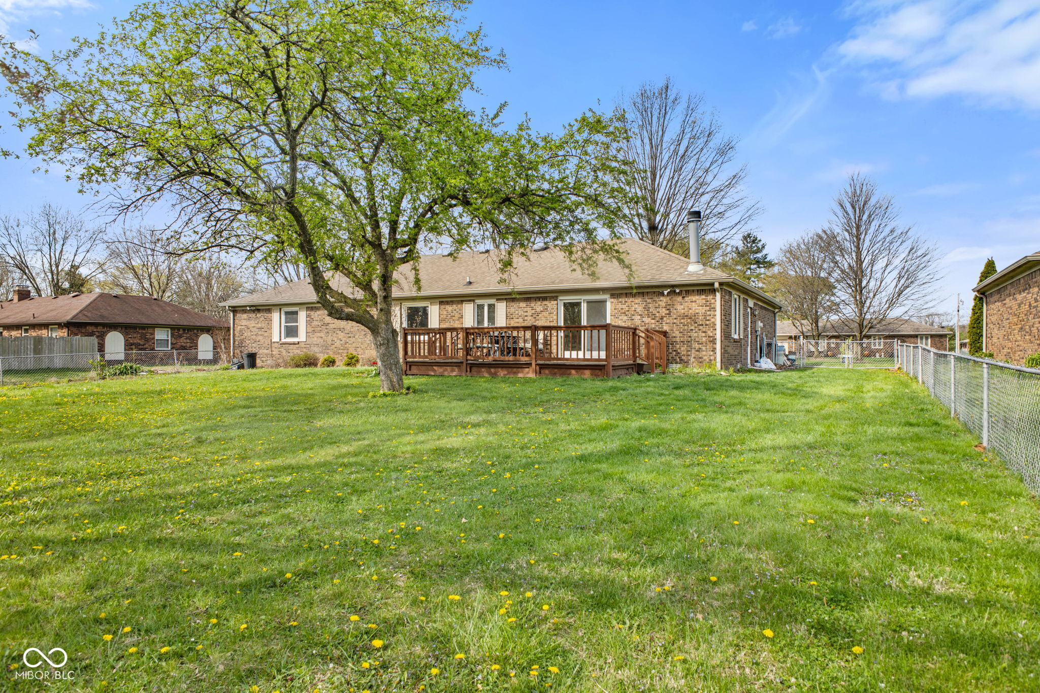 229 Rainbow Boulevard