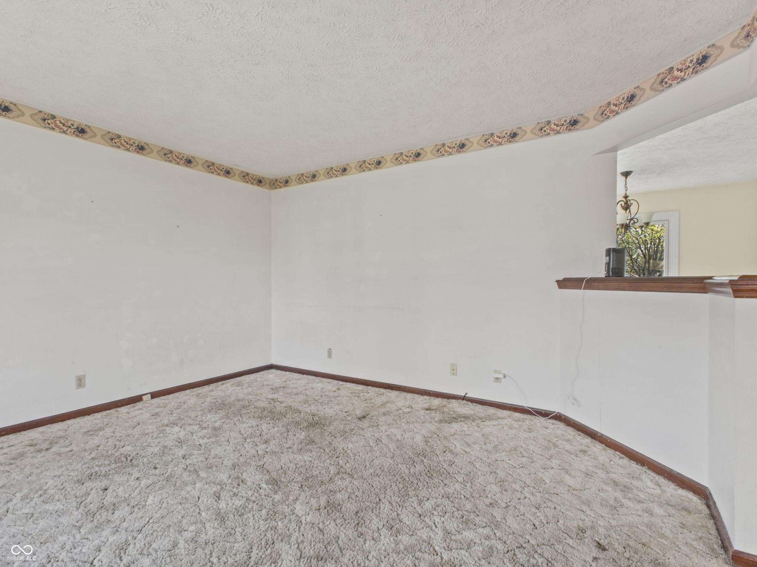 229 Rainbow Boulevard
