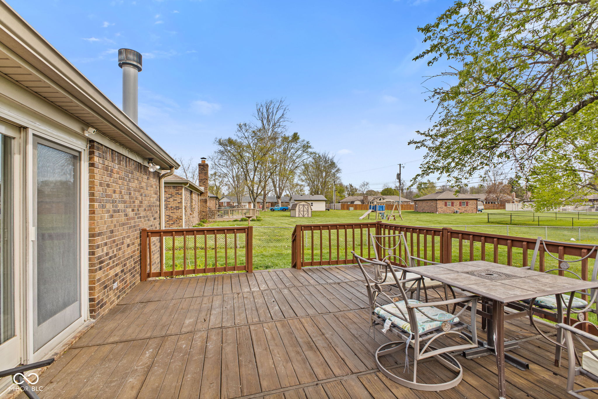 229 Rainbow Boulevard
