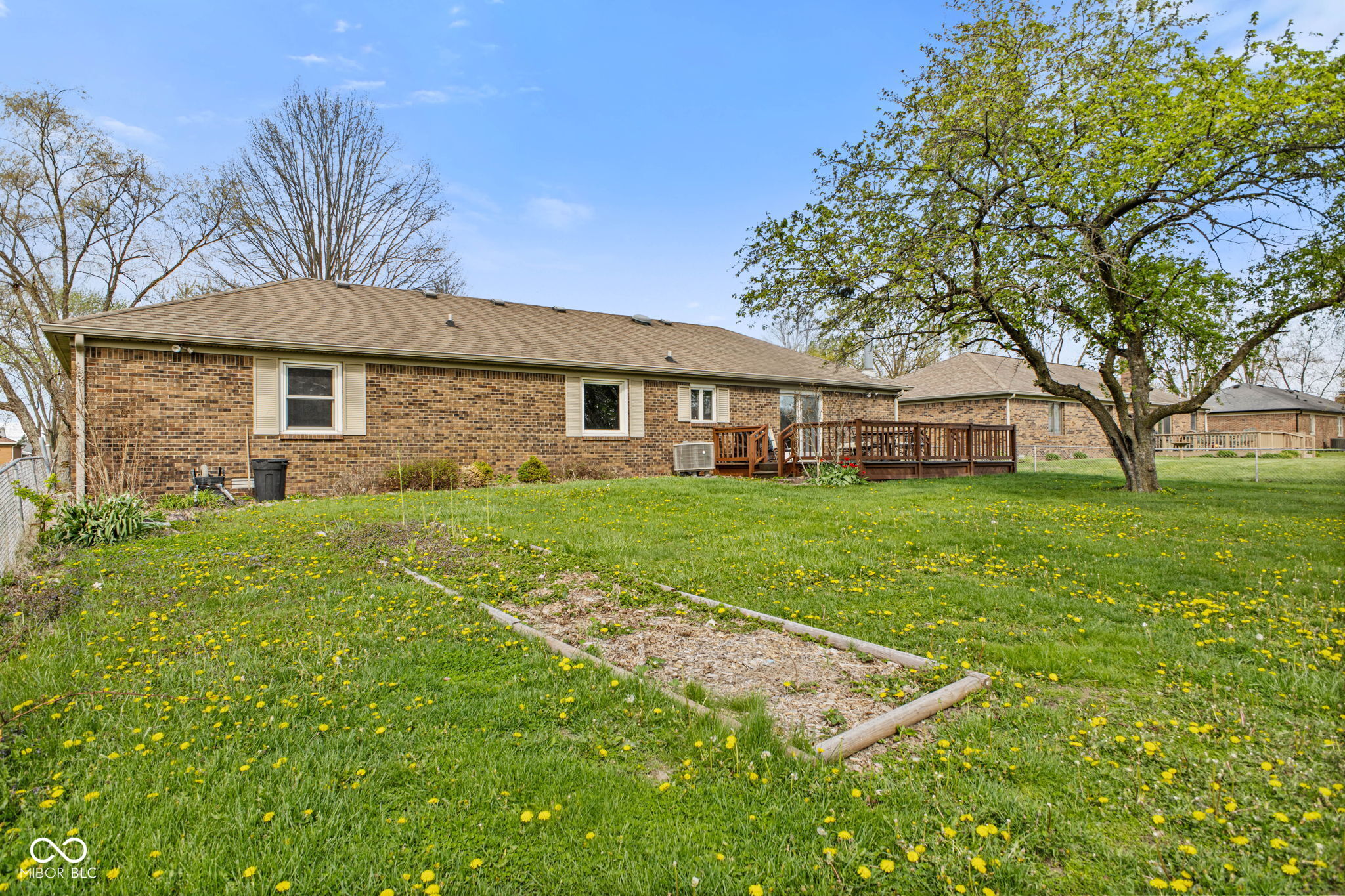 229 Rainbow Boulevard