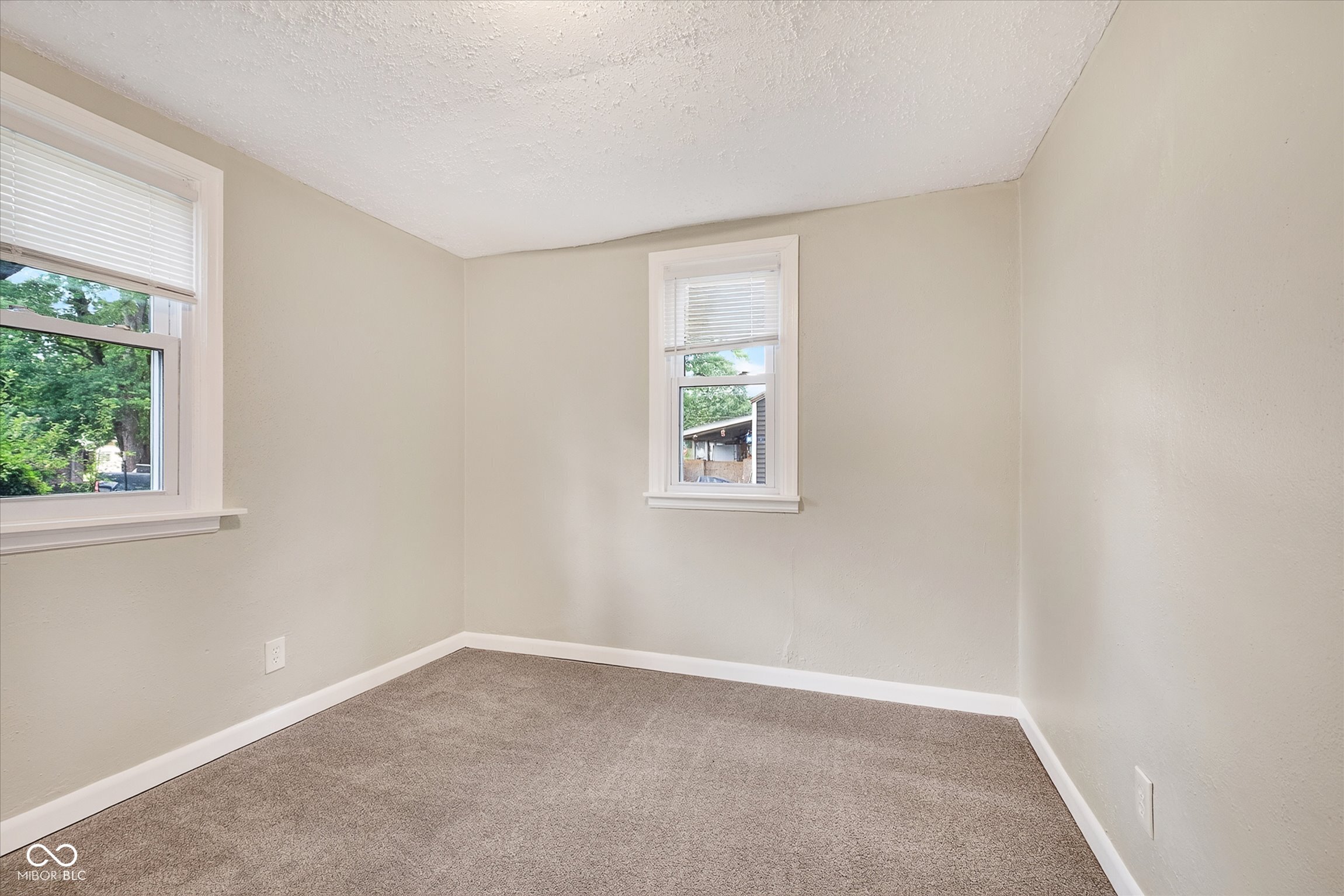 14 Glenda Drive