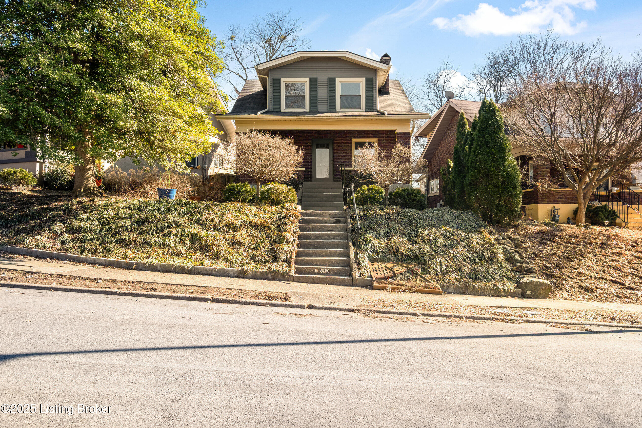 1858 Yale Dr