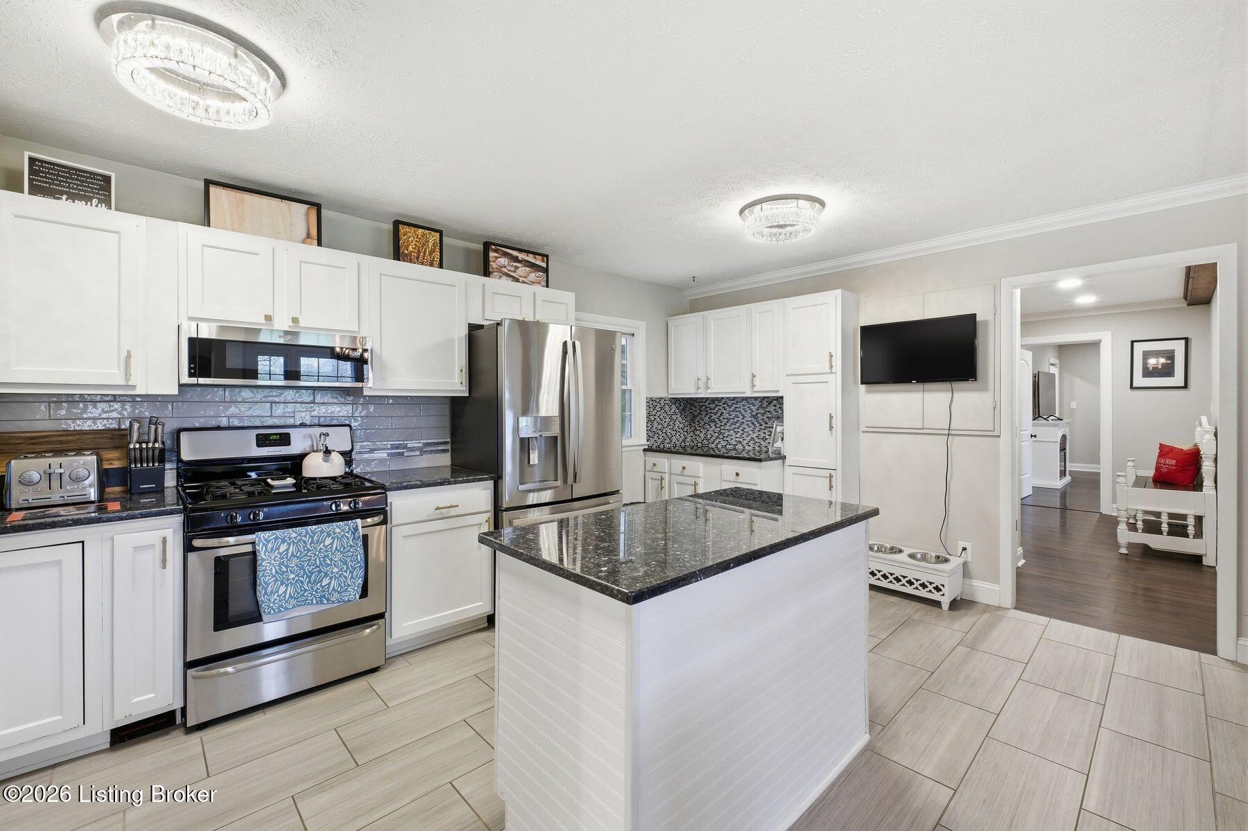 1108 S Beckley Station Rd