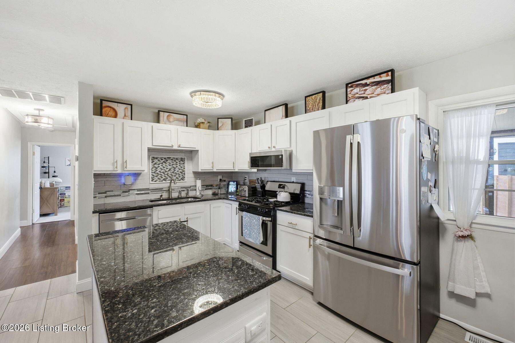 1108 S Beckley Station Rd