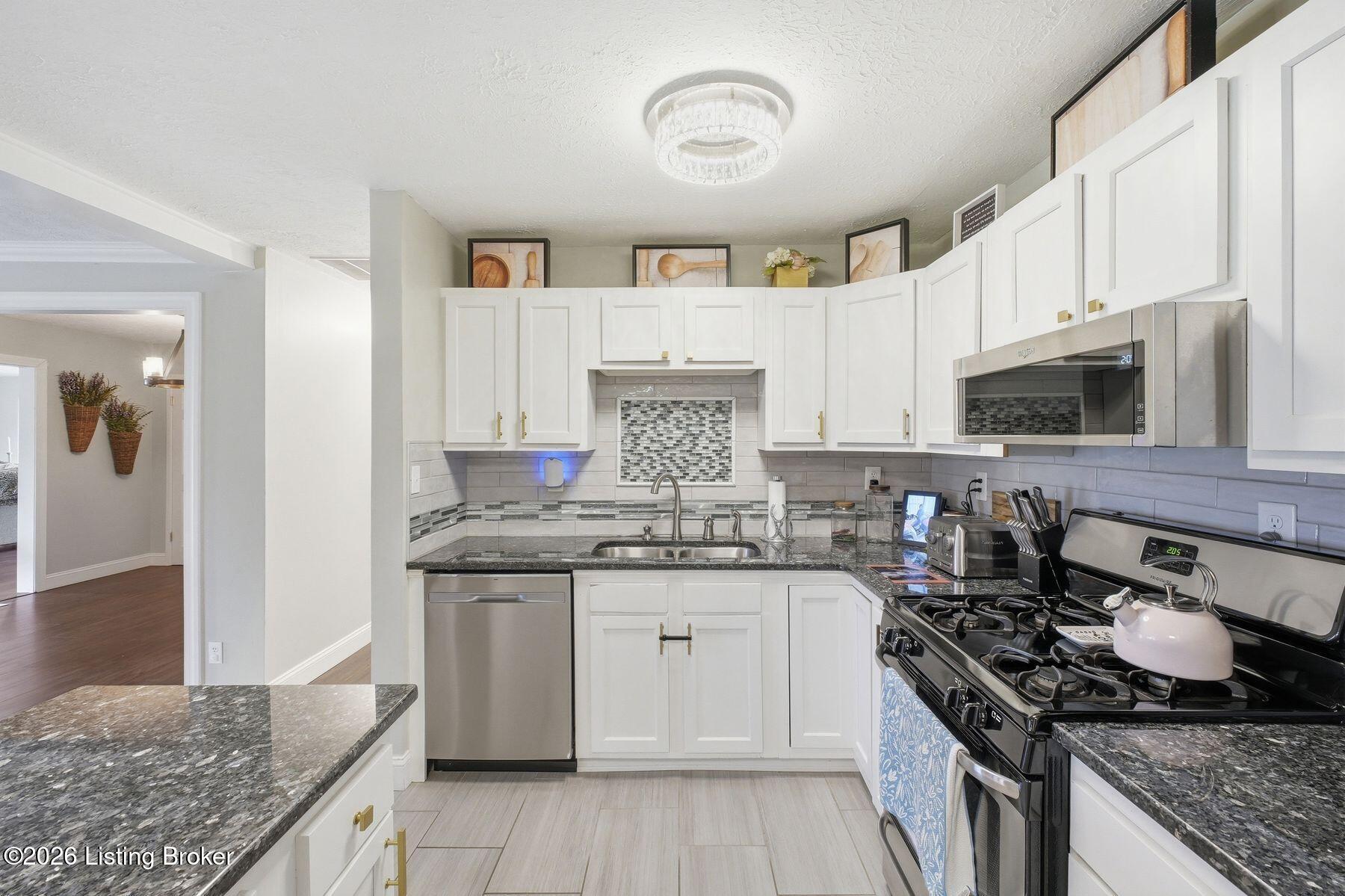 1108 S Beckley Station Rd