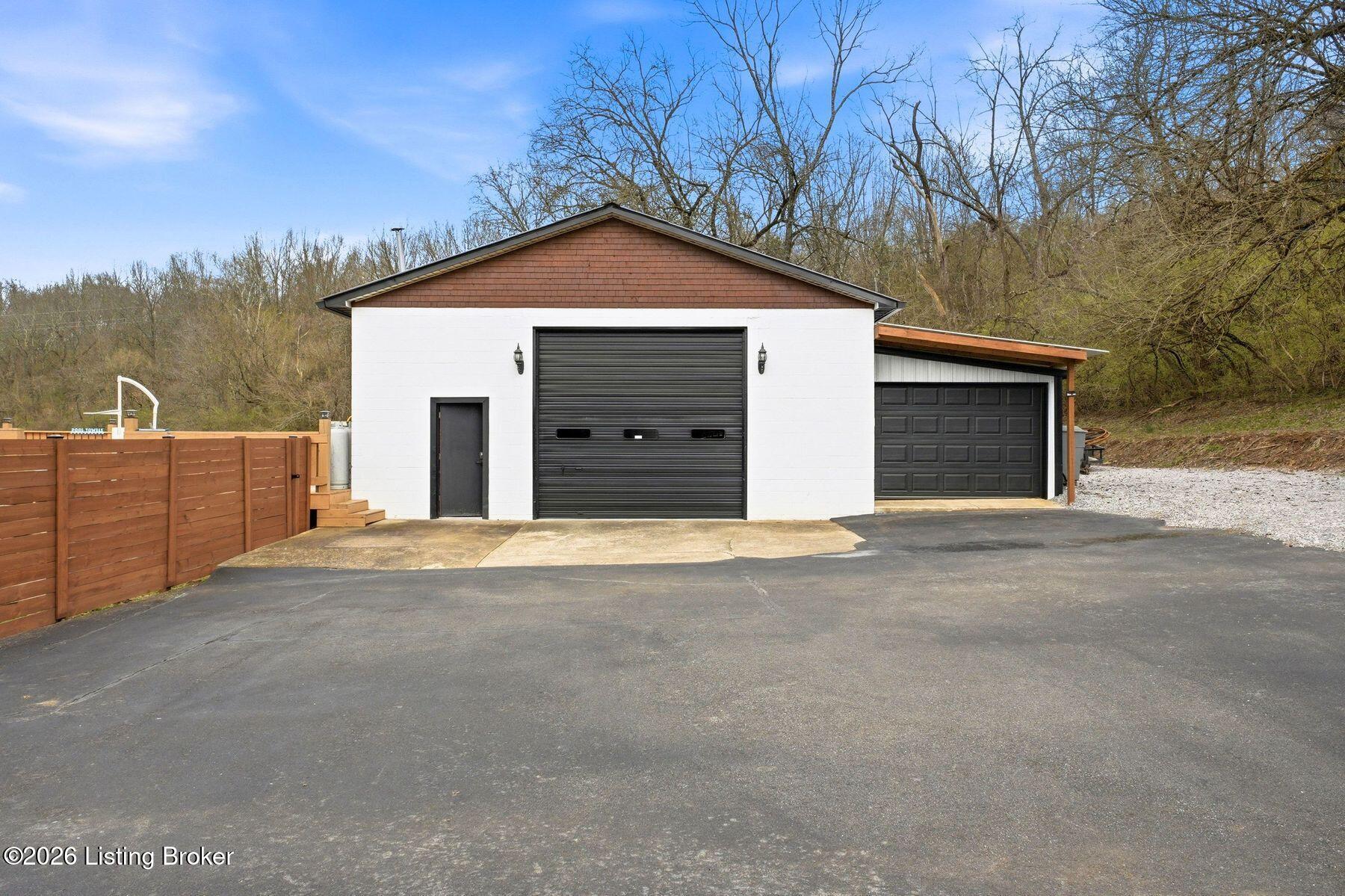 1108 S Beckley Station Rd