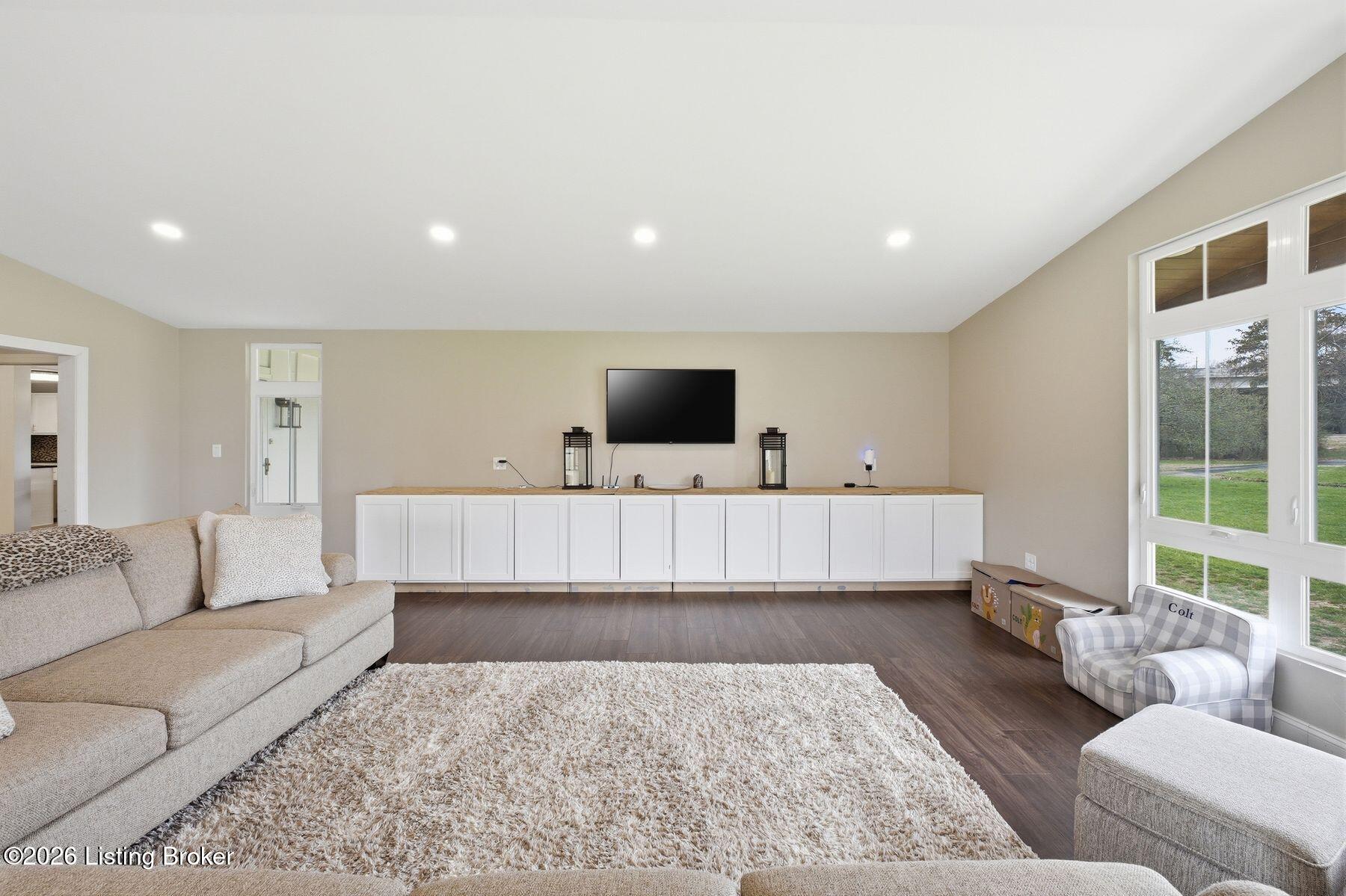 1108 S Beckley Station Rd