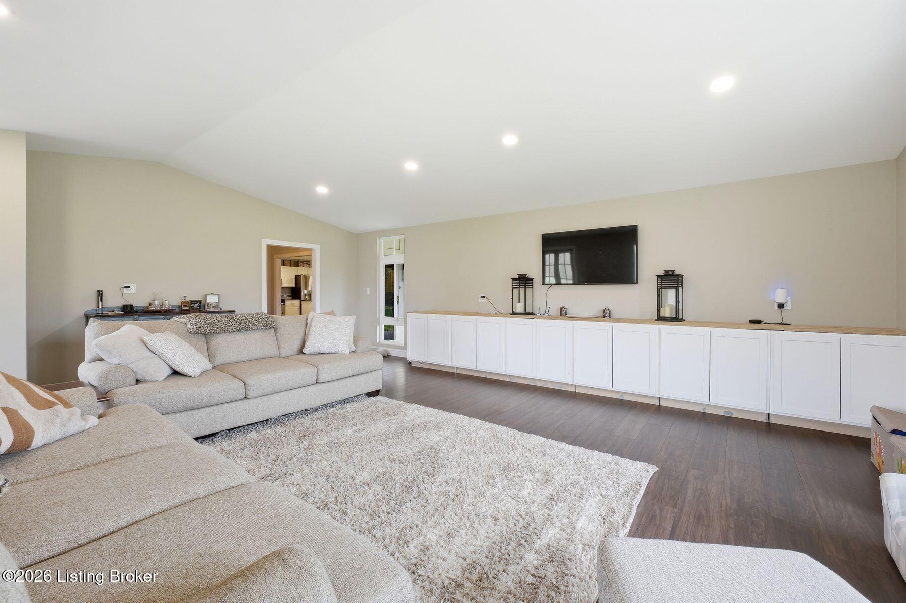 1108 S Beckley Station Rd