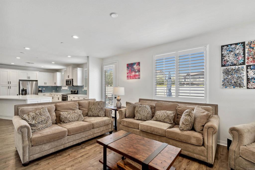 4203 Calle Del Vista