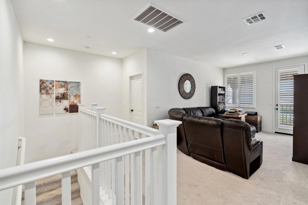 4203 Calle Del Vista