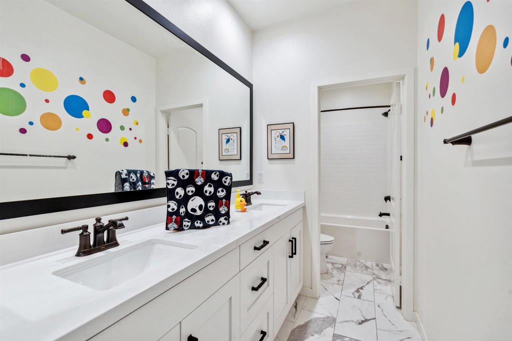 4203 Calle Del Vista