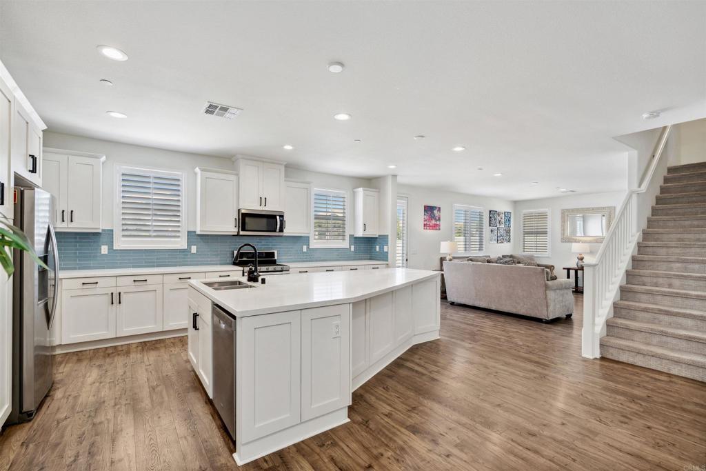 4203 Calle Del Vista