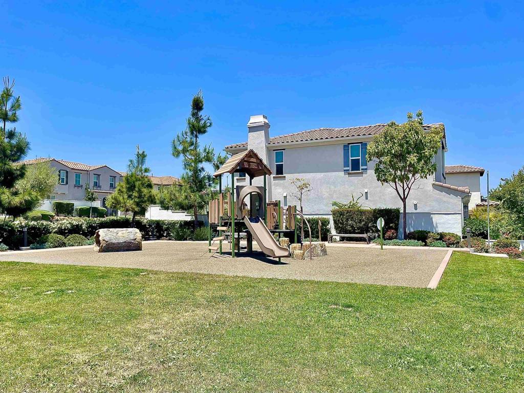 4203 Calle Del Vista