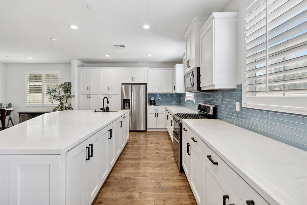 4203 Calle Del Vista