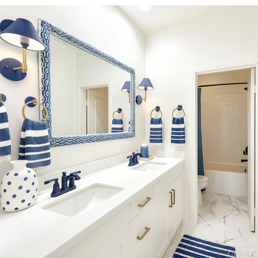 4203 Calle Del Vista