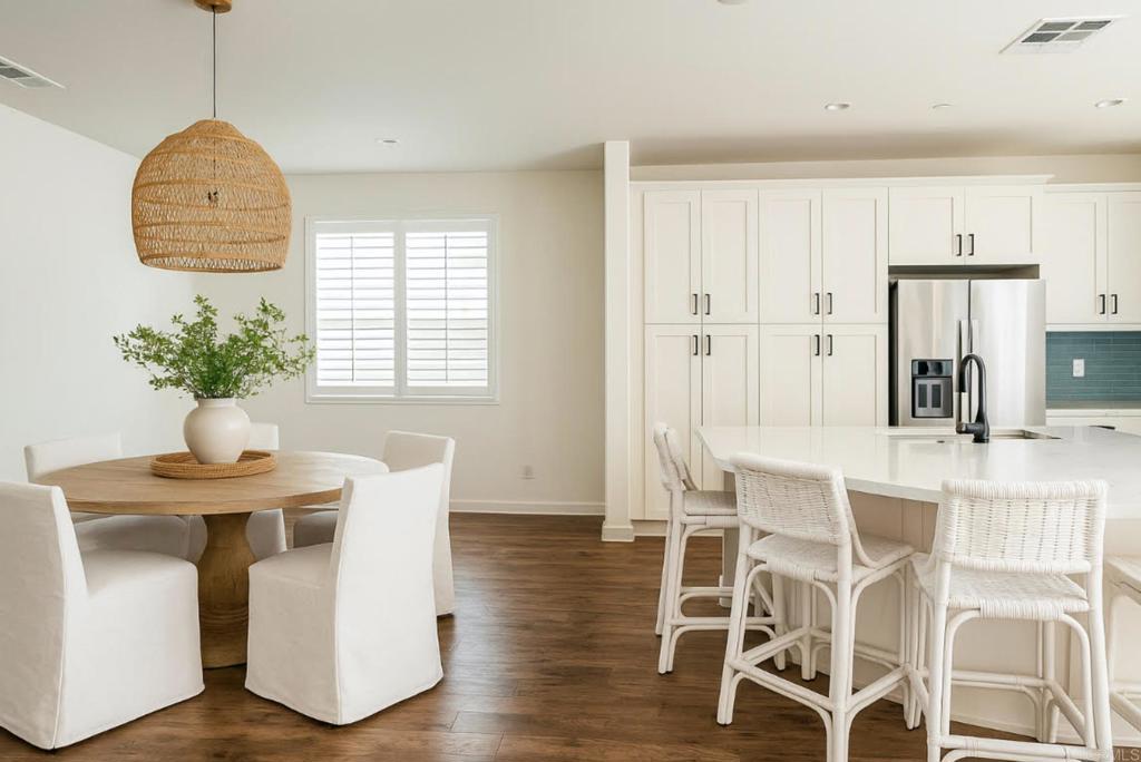 4203 Calle Del Vista