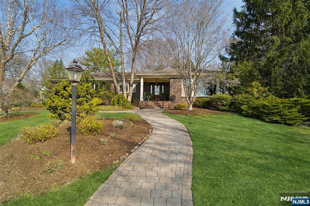 683 Briarwood Court