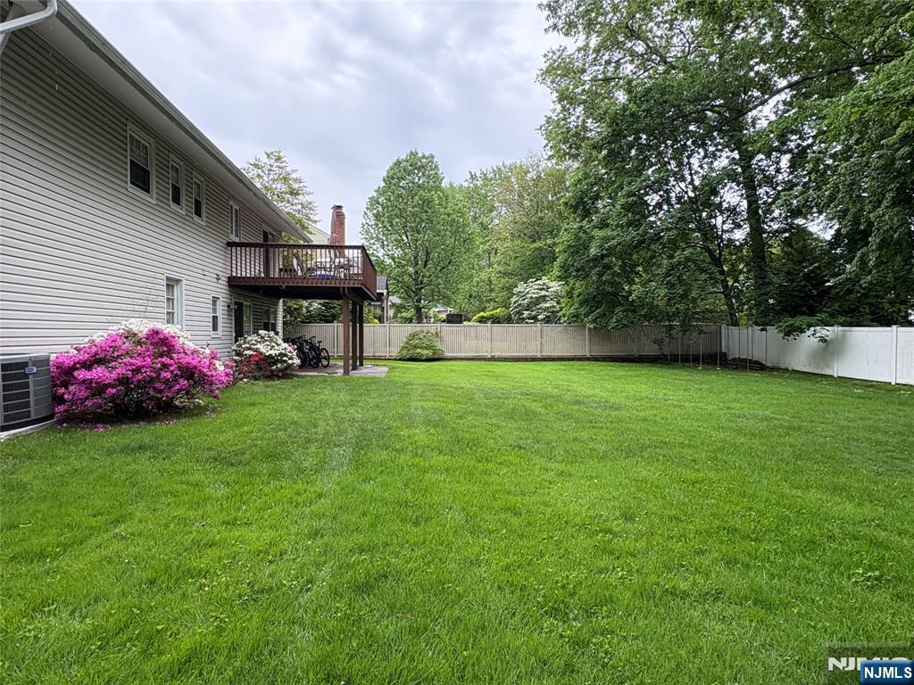 975 Woodland Avenue