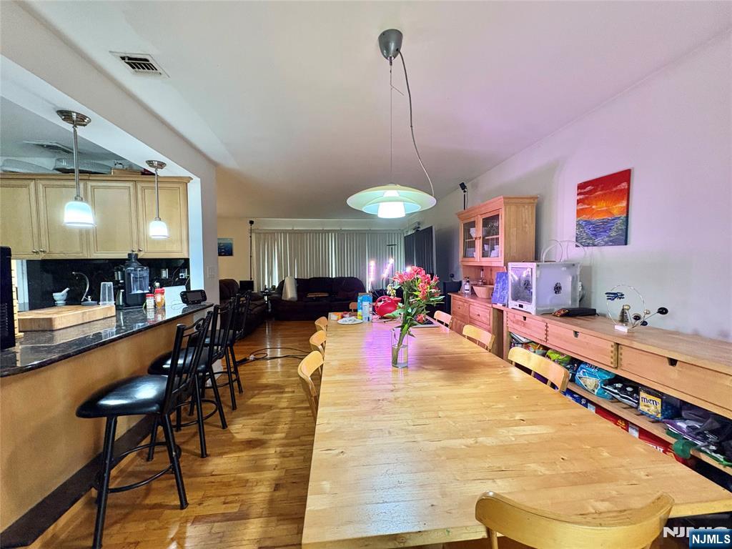 975 Woodland Avenue