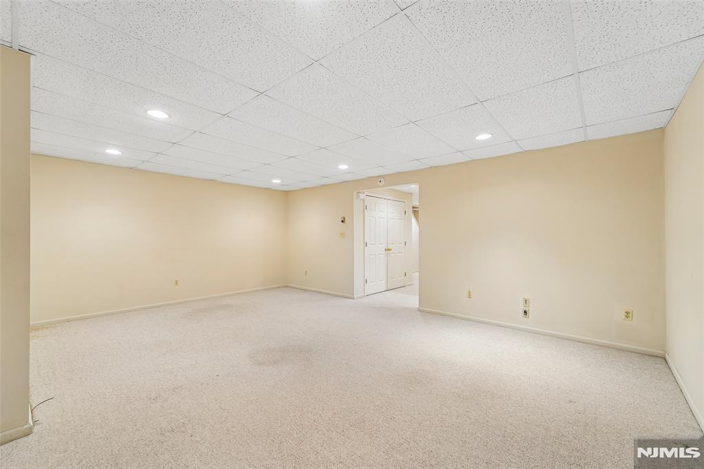 141 W Greenway 41