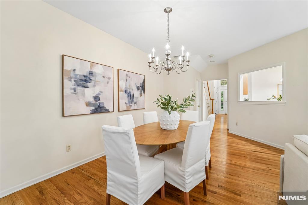 141 W Greenway 41