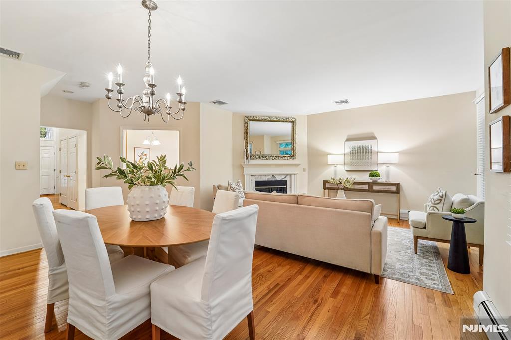 141 W Greenway 41