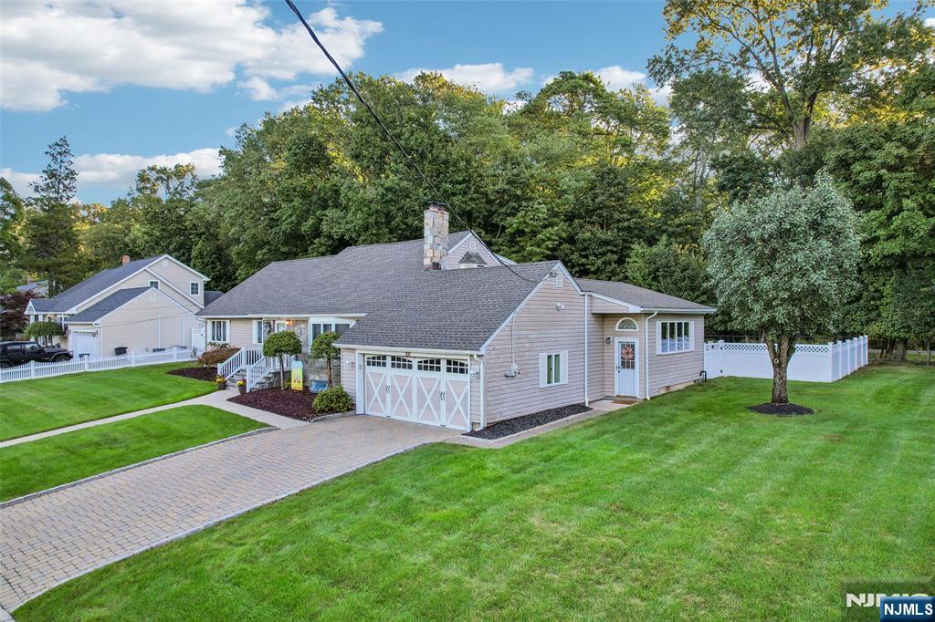 20 Colonial Road