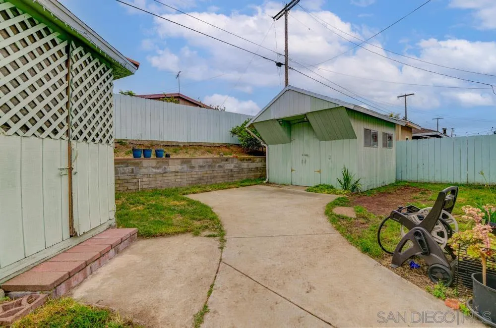 3661 Ashford St