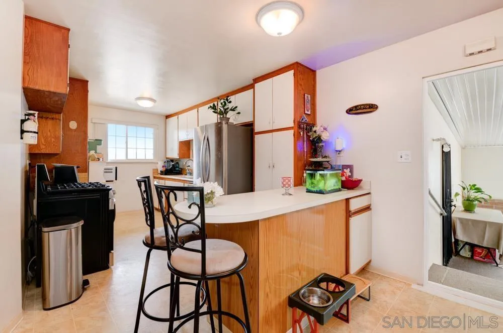 3661 Ashford St