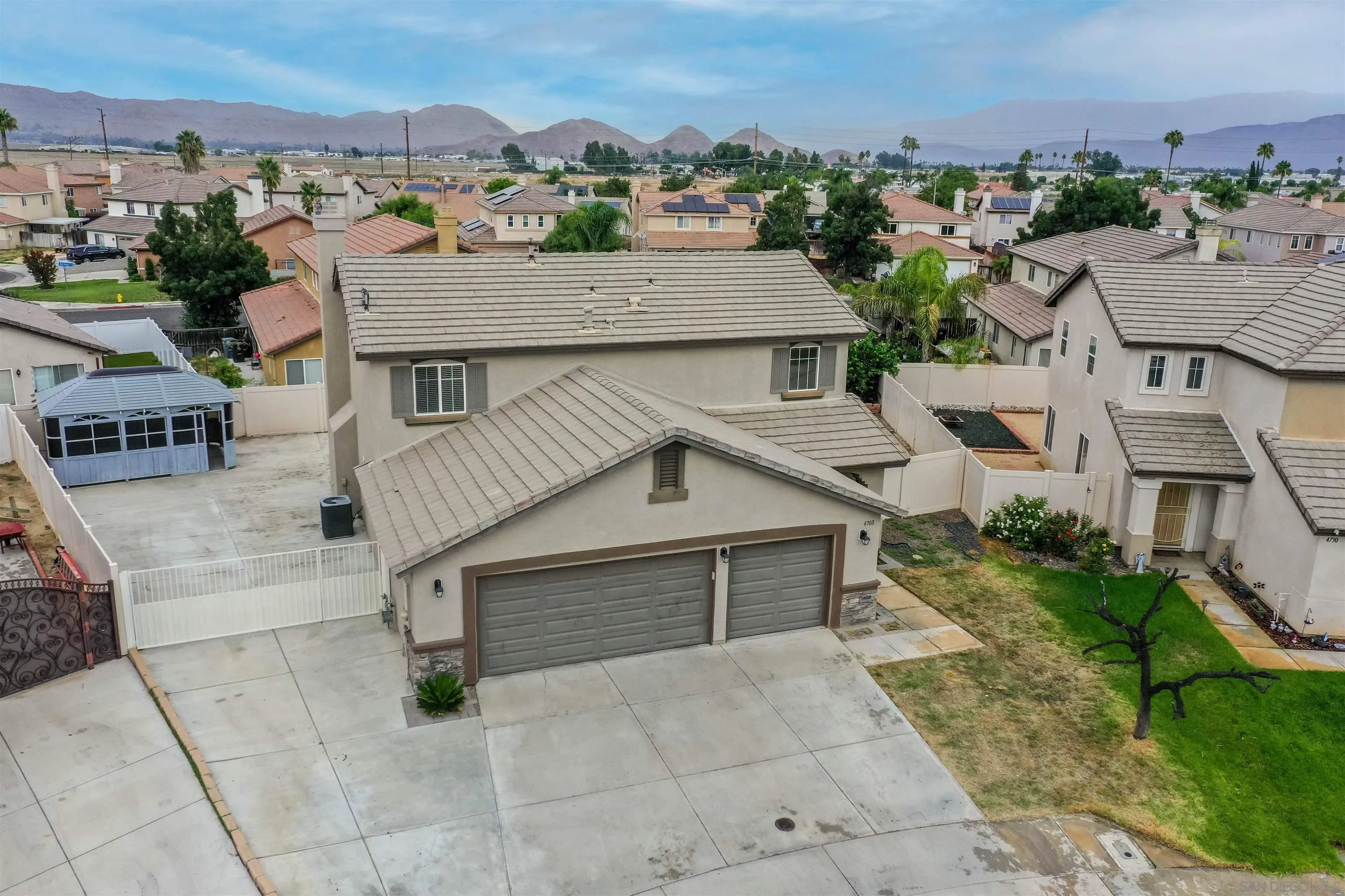 4760 Thornbush Dr