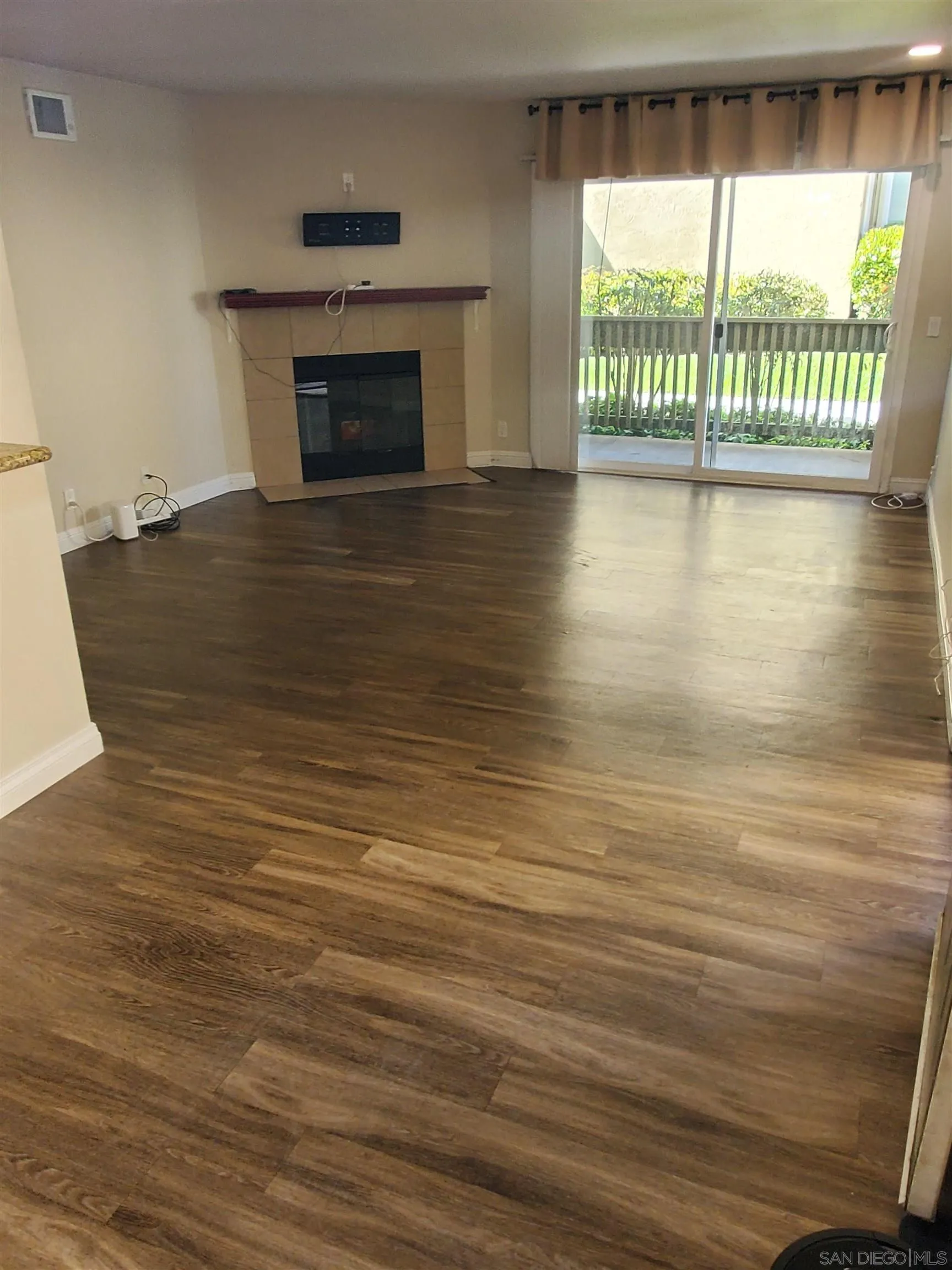 145 W El Norte Pkwy # 122