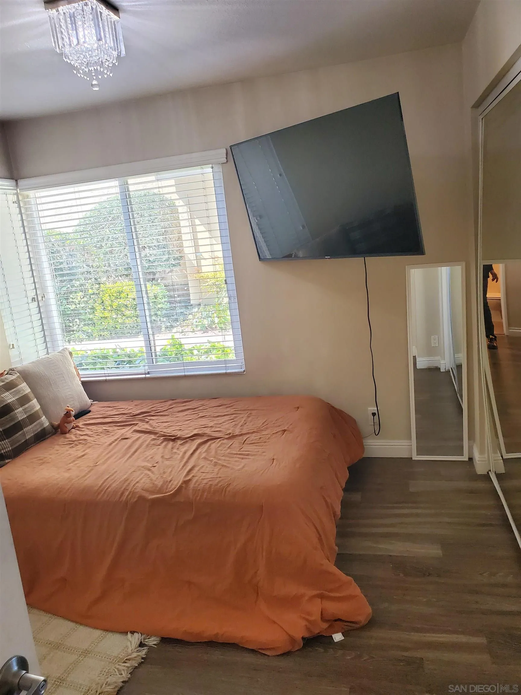 145 W El Norte Pkwy # 122