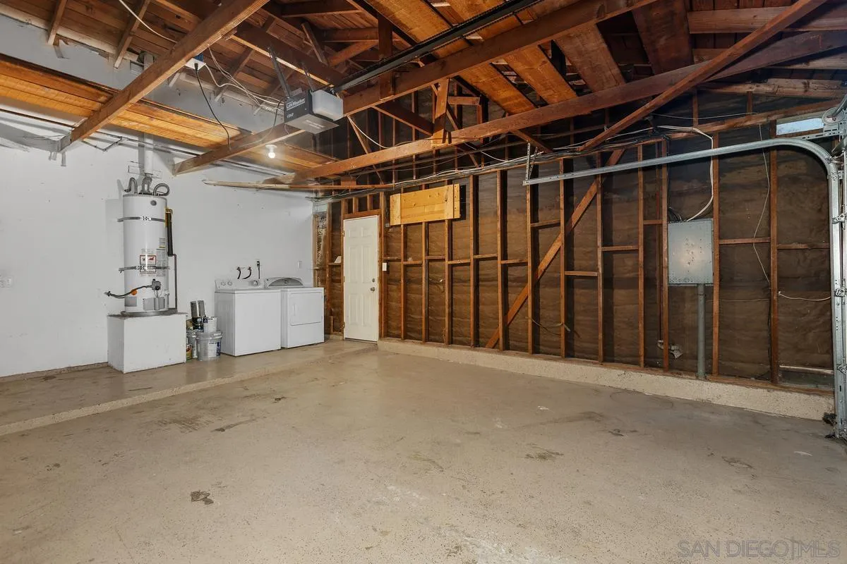 1138 Woodrow Ave
