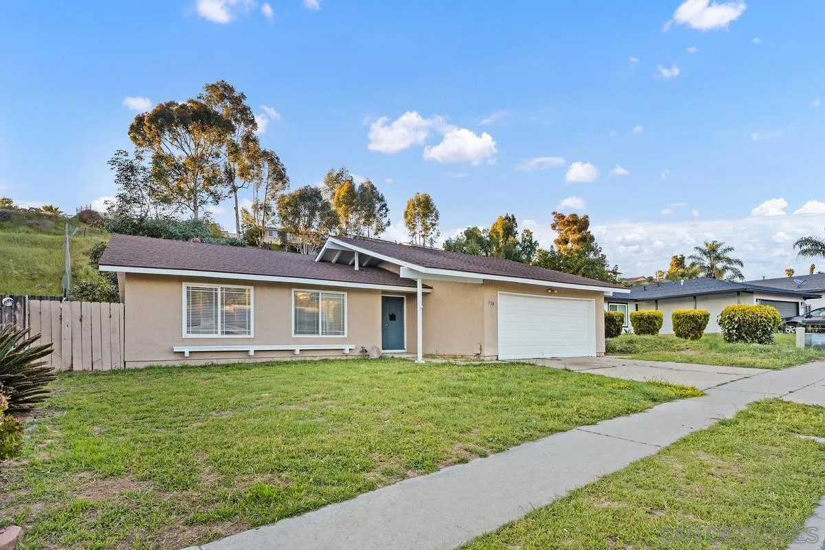 1138 Woodrow Ave