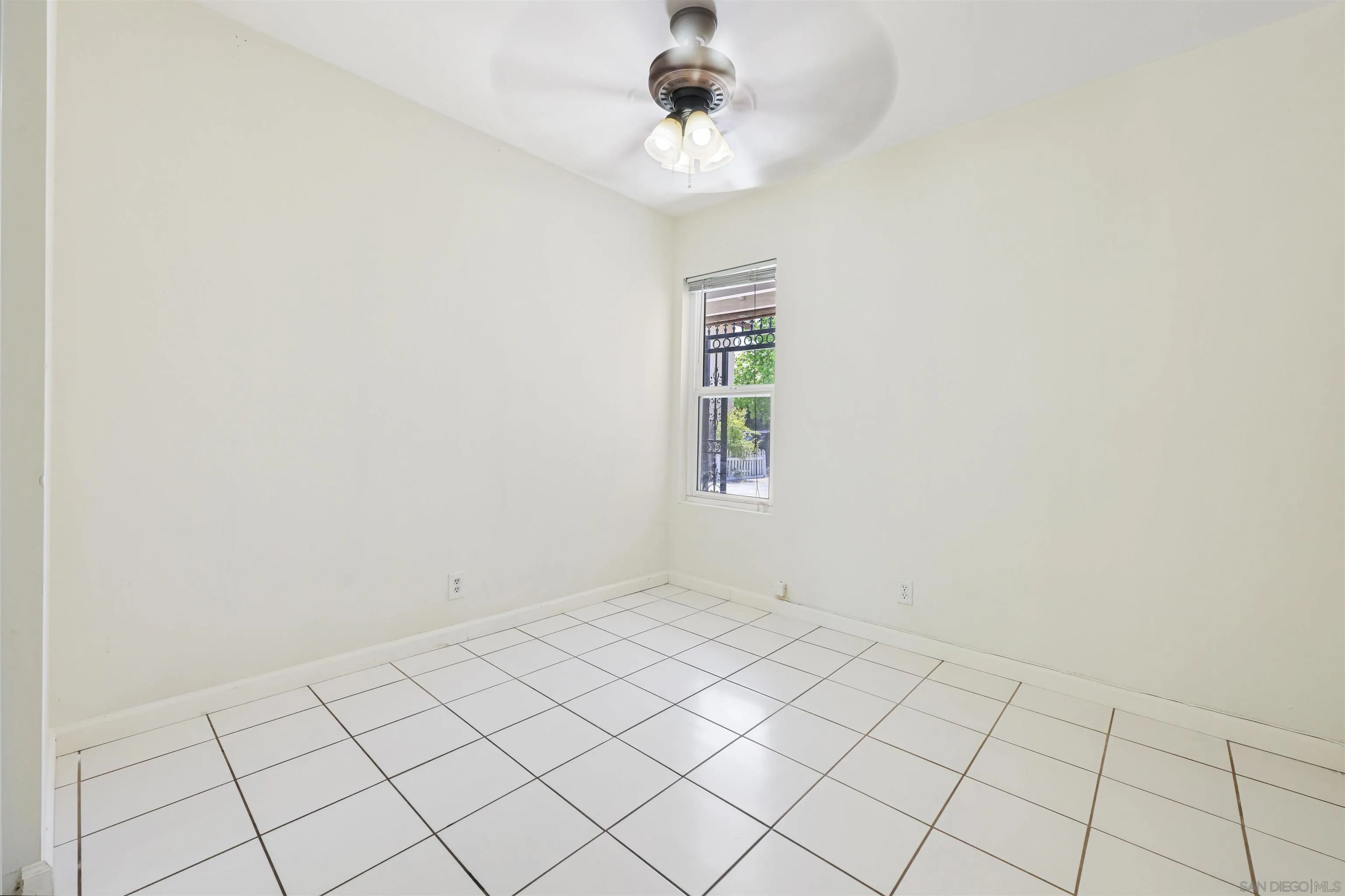 2415 Corinna Ct