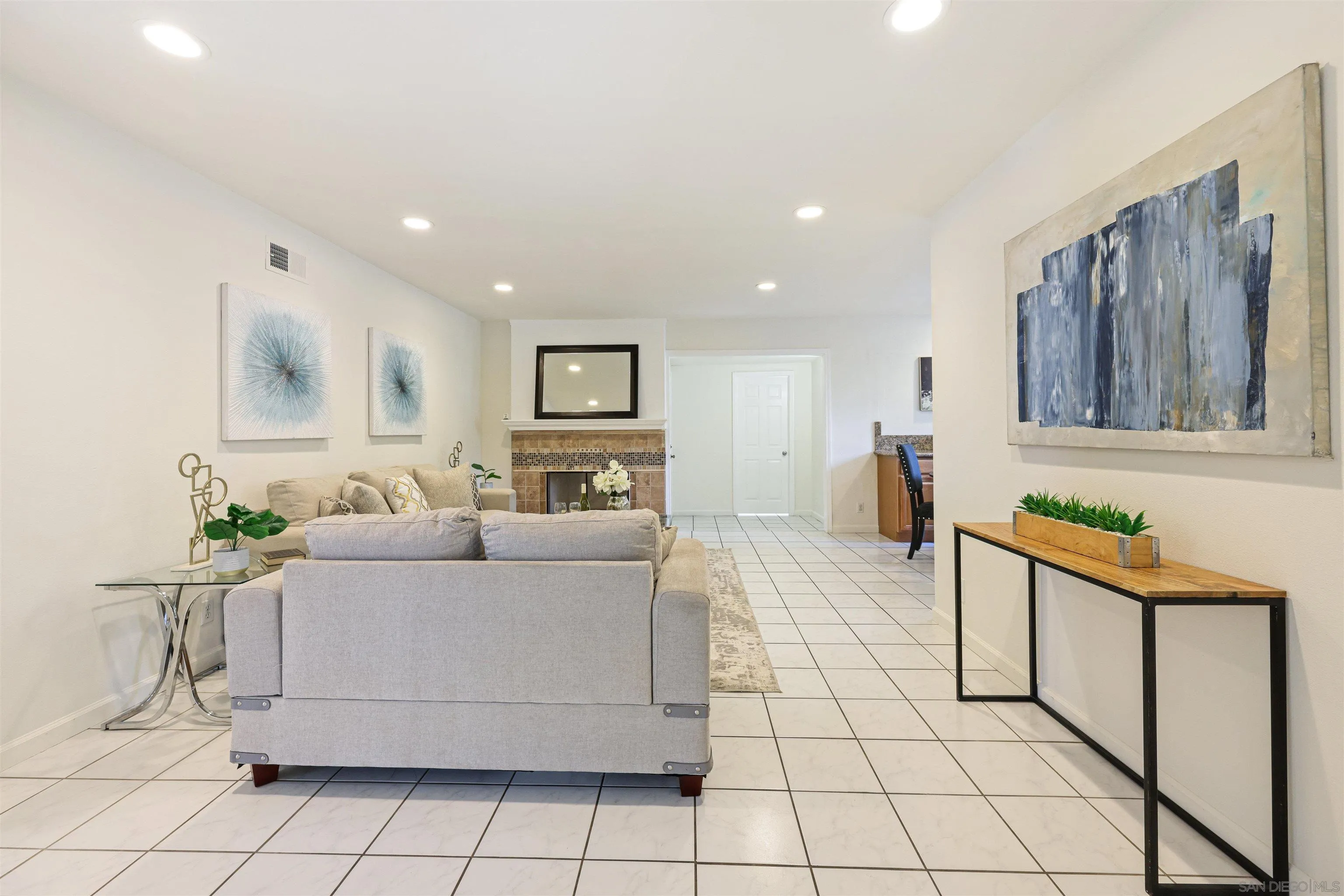 2415 Corinna Ct