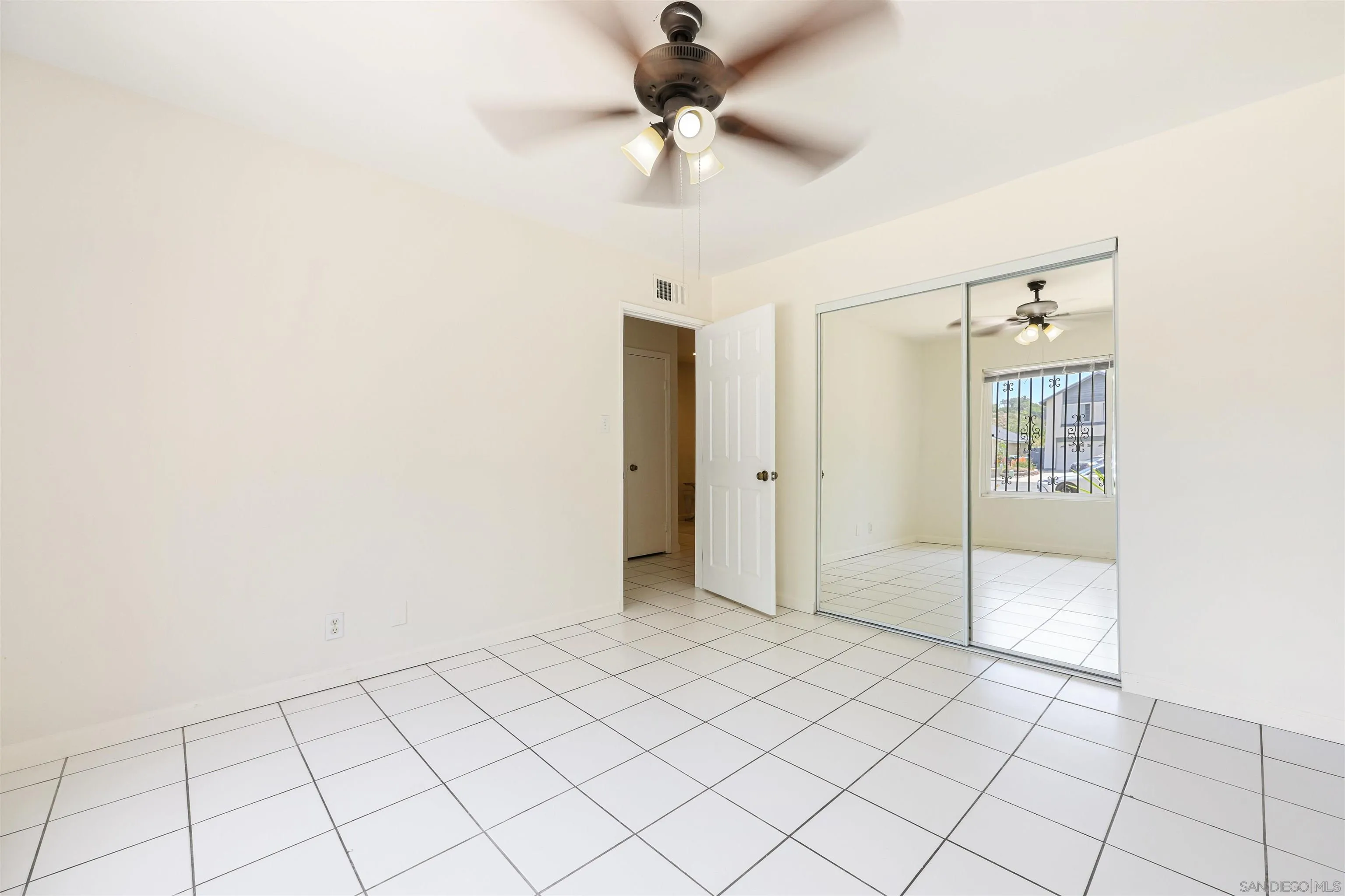 2415 Corinna Ct